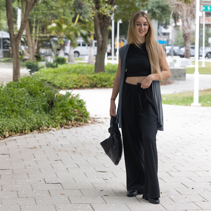 Sleeveless Cardigan Vest (Straight Hem Pockets)