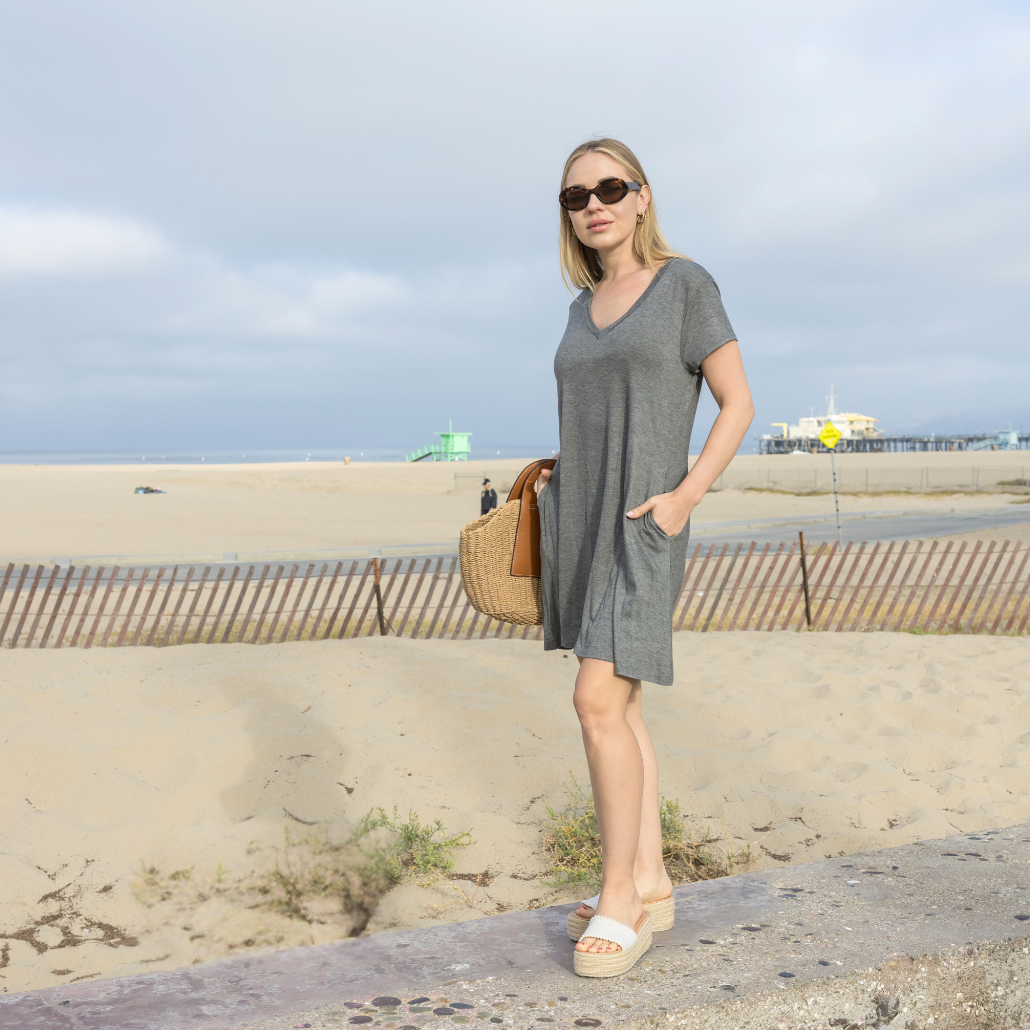 V-Neck T-Shirt Dress – Casual Short Sleeve A-Line Swing Tunic with Pockets