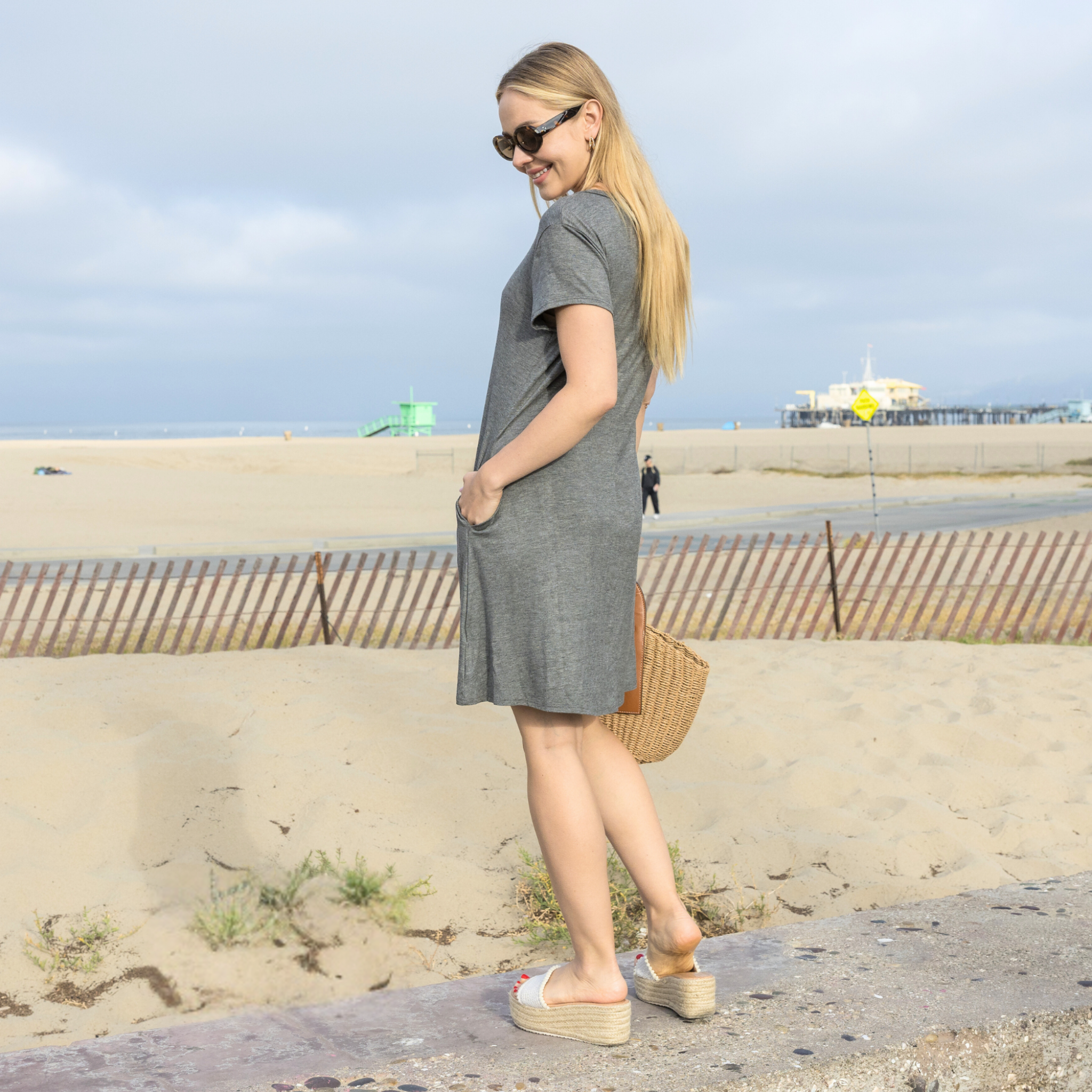 V-Neck T-Shirt Dress – Casual Short Sleeve A-Line Swing Tunic with Pockets