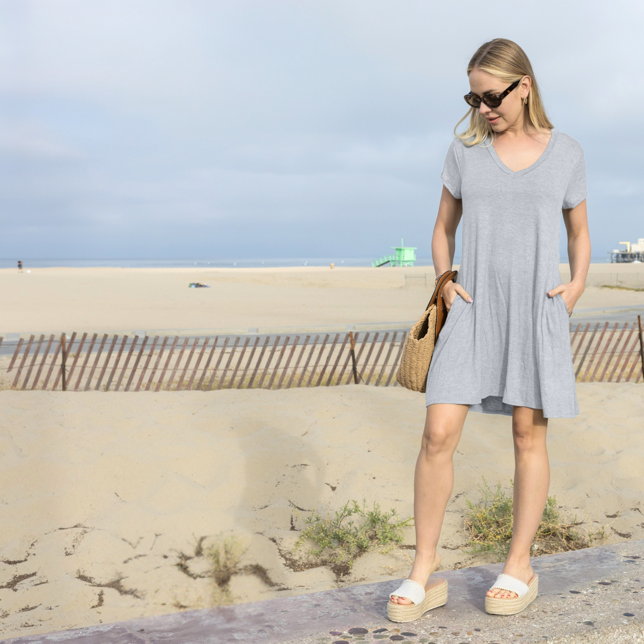 V-Neck T-Shirt Dress – Casual Short Sleeve A-Line Swing Tunic with Pockets